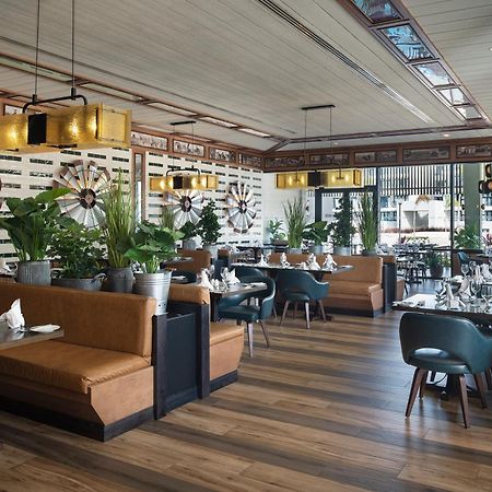 فندق Ocean Eden Bay (Adults Only) Spring Rises المظهر الخارجي الصورة Interior of the restaurant