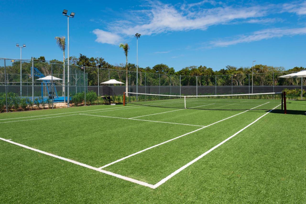 فندق Ocean Eden Bay (Adults Only) Spring Rises المظهر الخارجي الصورة Tennis court at the Club
