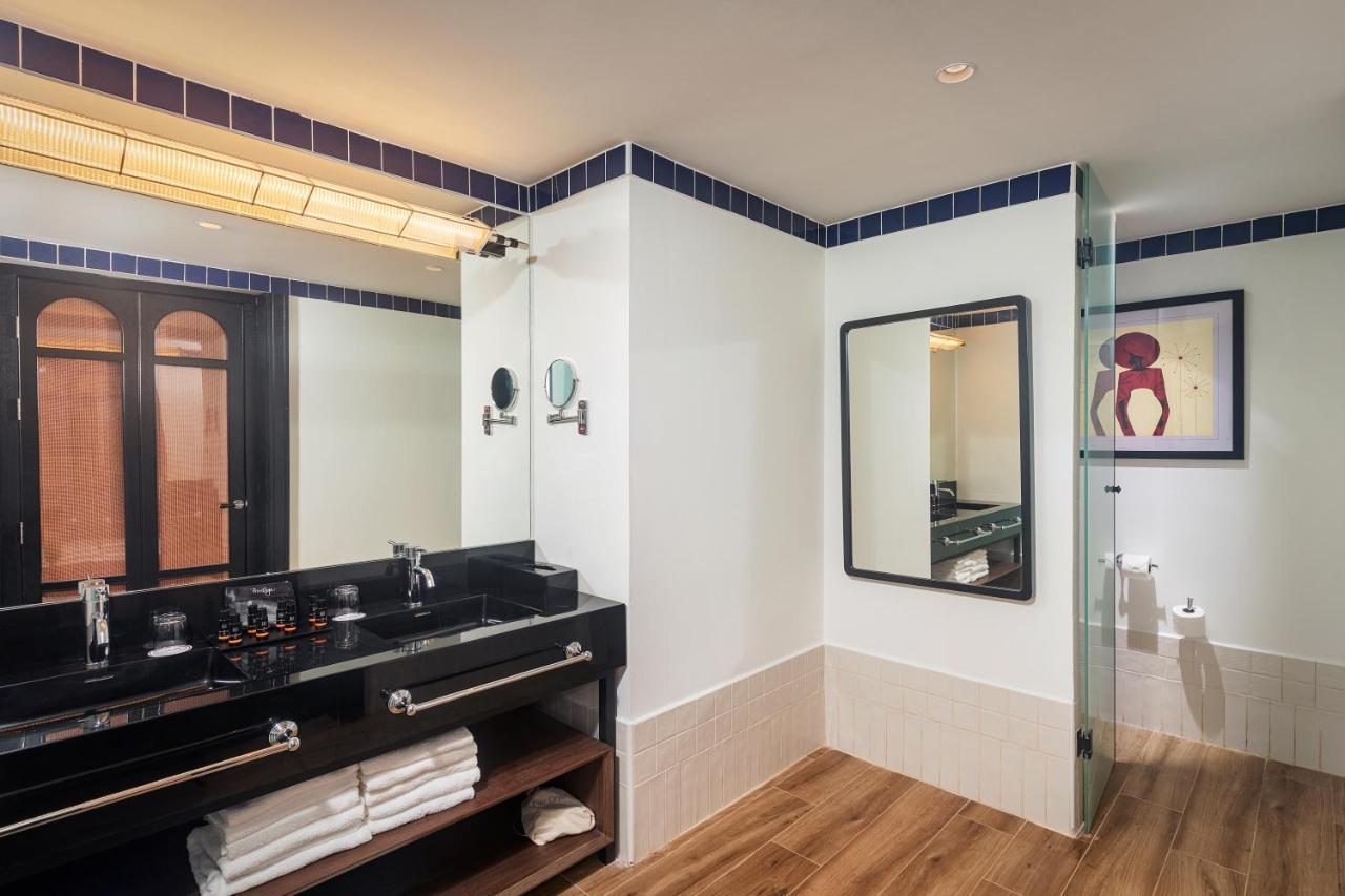 فندق Ocean Eden Bay (Adults Only) Spring Rises المظهر الخارجي الصورة Bathroom