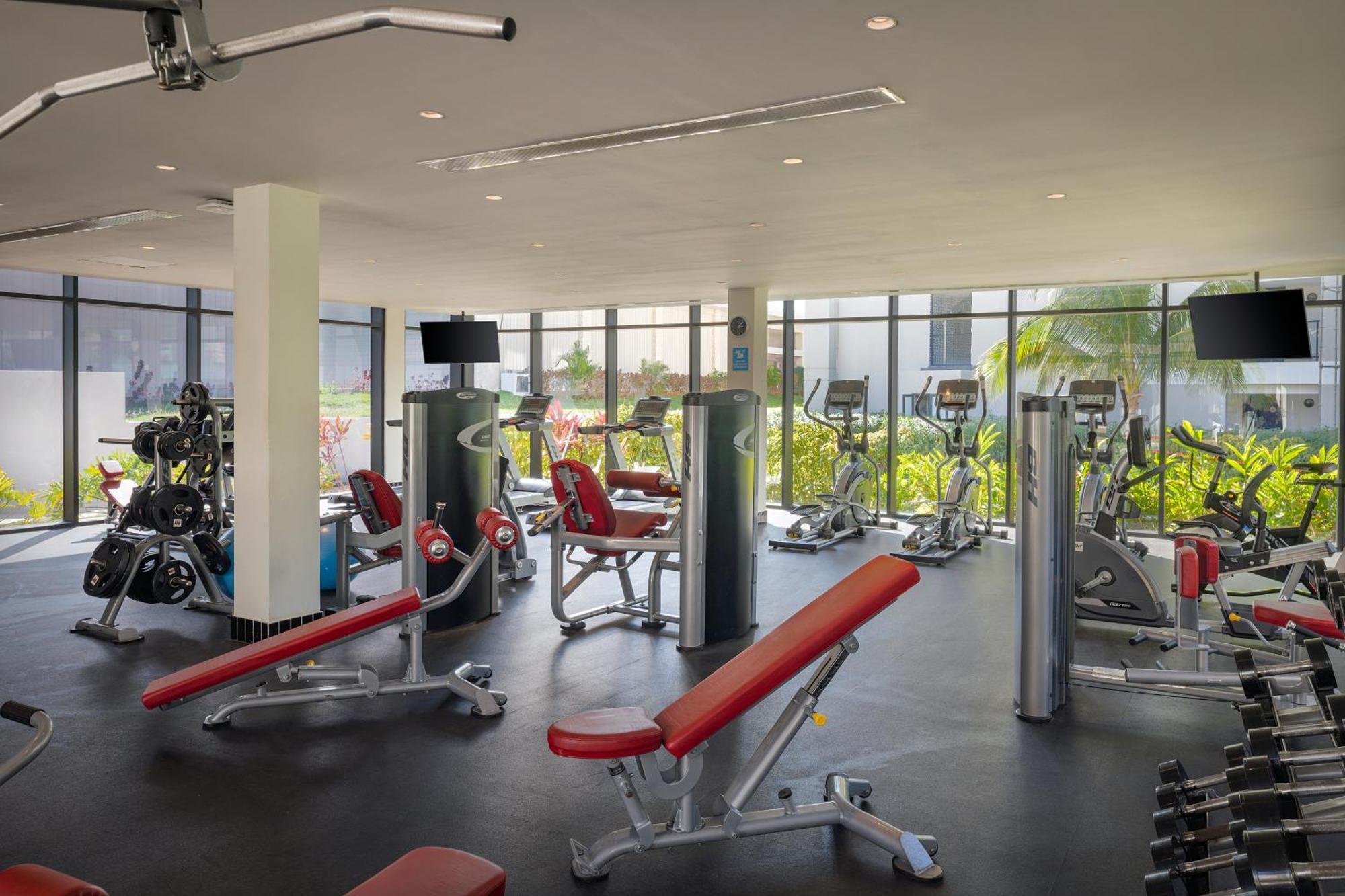 فندق Ocean Eden Bay (Adults Only) Spring Rises المظهر الخارجي الصورة The gym at the hotel