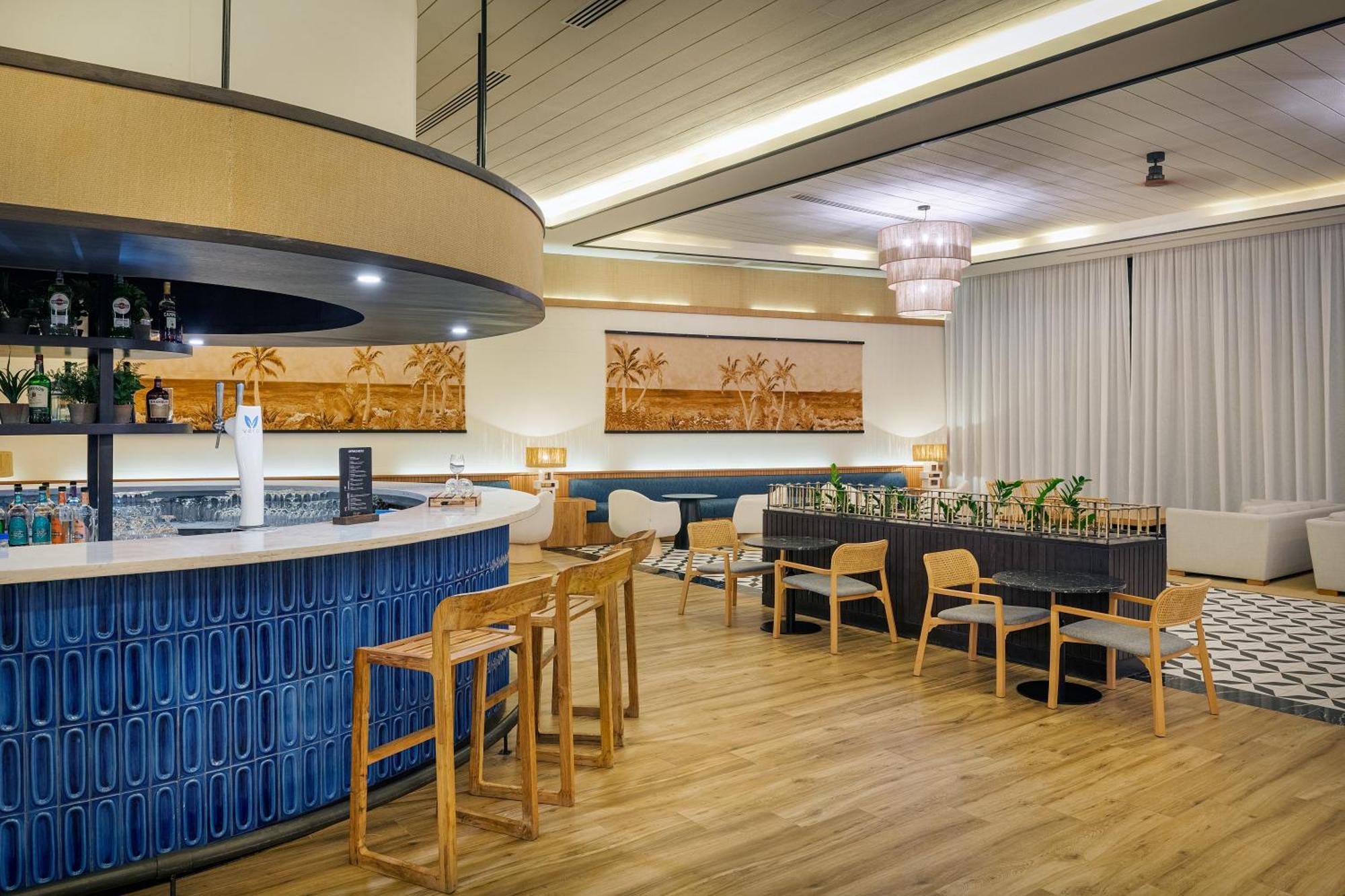 فندق Ocean Eden Bay (Adults Only) Spring Rises المظهر الخارجي الصورة The lounge at the airport